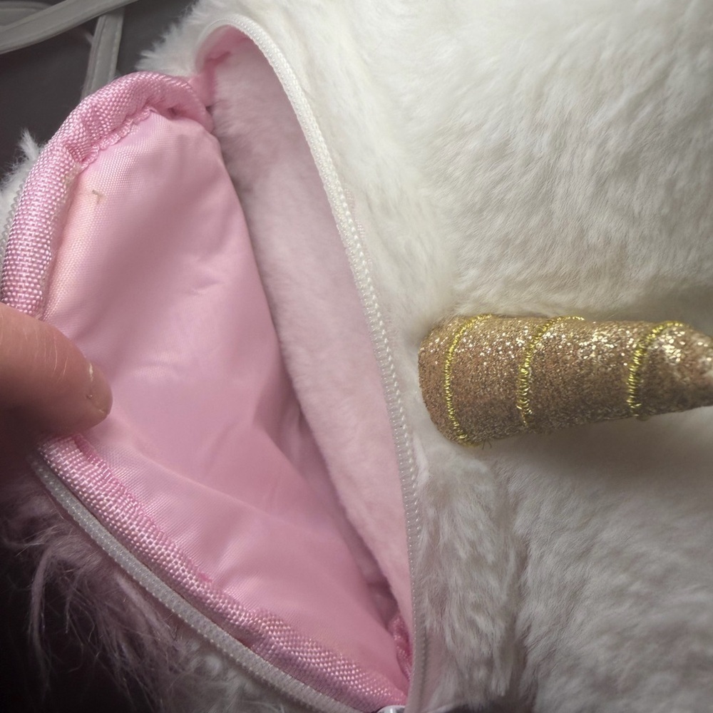 Claire’s Fuzzy Unicorn Mini Backpack - Picture 4 of 7